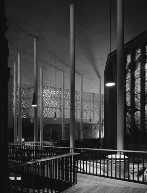 Photo by Helene Binet